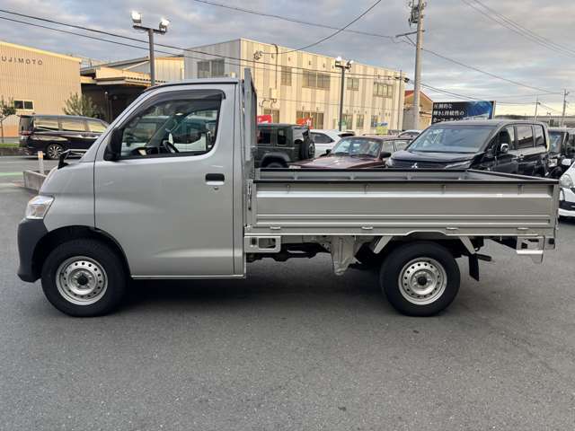 Toyota Town Ace Truck 4