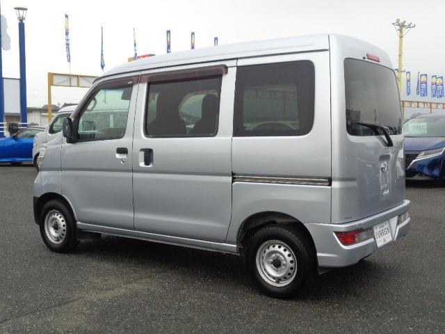 Daihatsu Hijet Cargo 3
