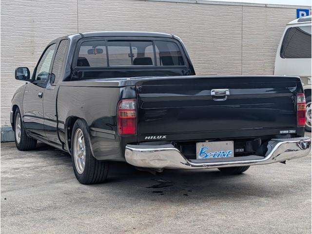 Toyota Hilux 8