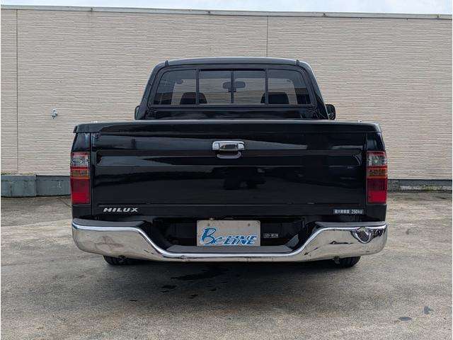 Toyota Hilux 9