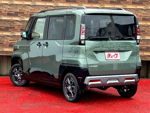 Mitsubishi Delica Mini 6
