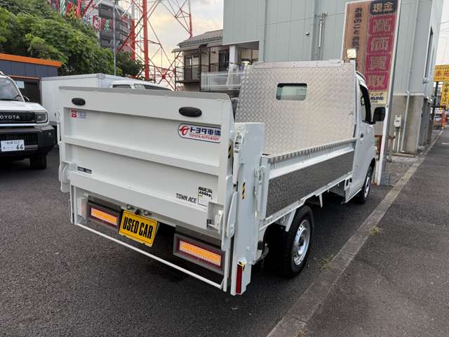 Toyota Town Ace Truck 3