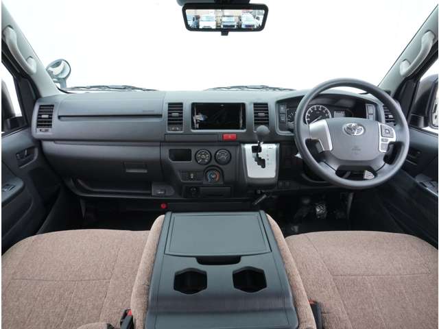 Toyota Hiace Van 2