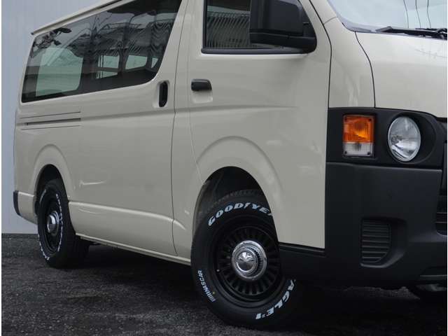 Toyota Hiace Van 8