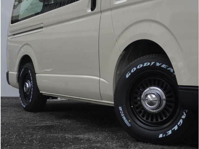 Toyota Hiace Van 10