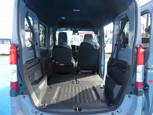 Honda N-VAN 9