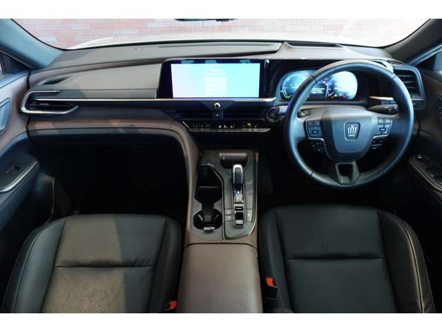 Toyota Crown Crossover 10