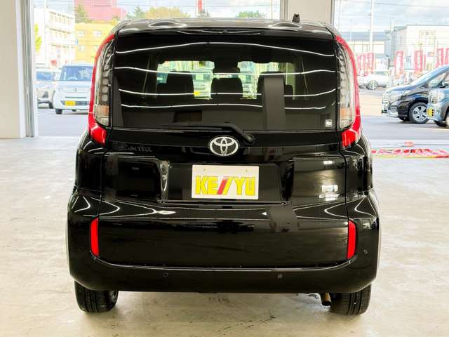 Toyota Sienta 11