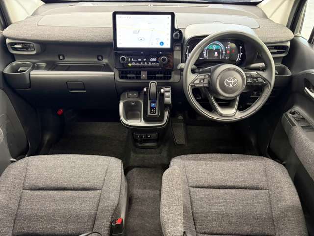 Toyota Sienta 5
