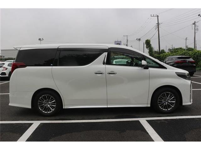 Toyota Alphard 12