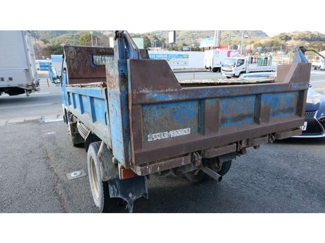 Mitsubishi Fuso Canter 9