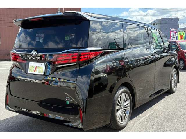Toyota Alphard 2