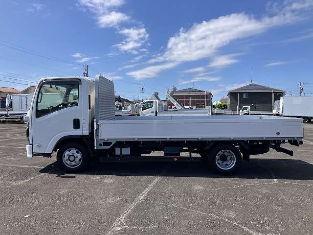 Isuzu Elf 4