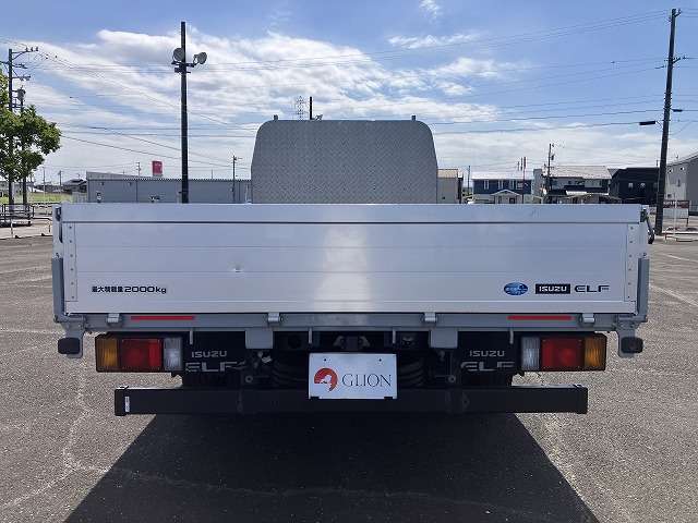 Isuzu Elf 7