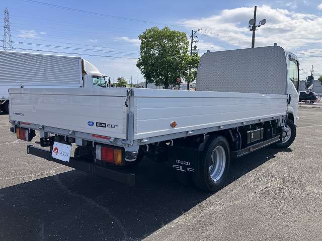 Isuzu Elf 8