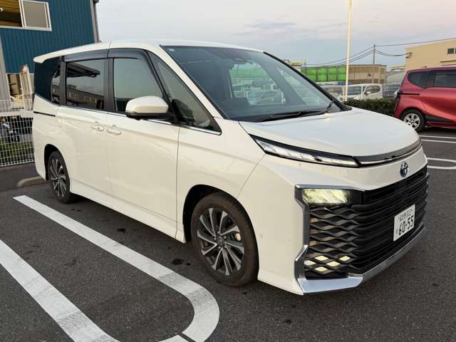 Toyota Voxy 11
