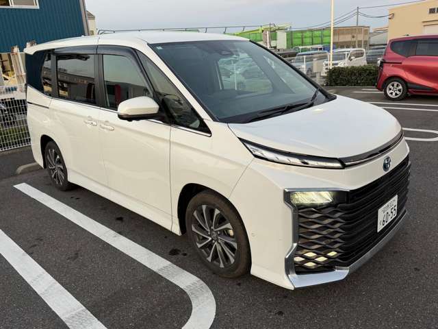 Toyota Voxy 12