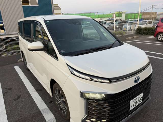 Toyota Voxy 4