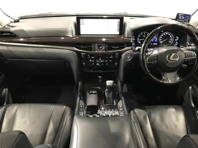 Lexus LX 3