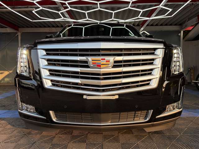 Cadillac エスカレード 3