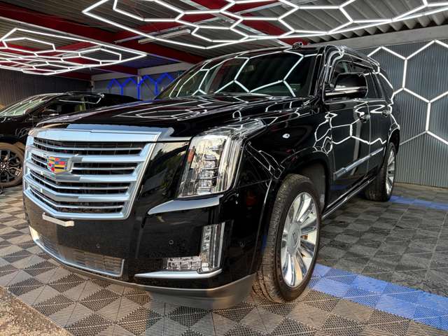 Cadillac エスカレード 4