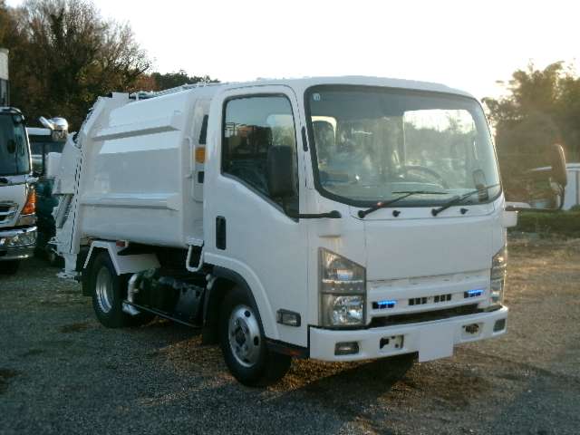 Isuzu Elf 3