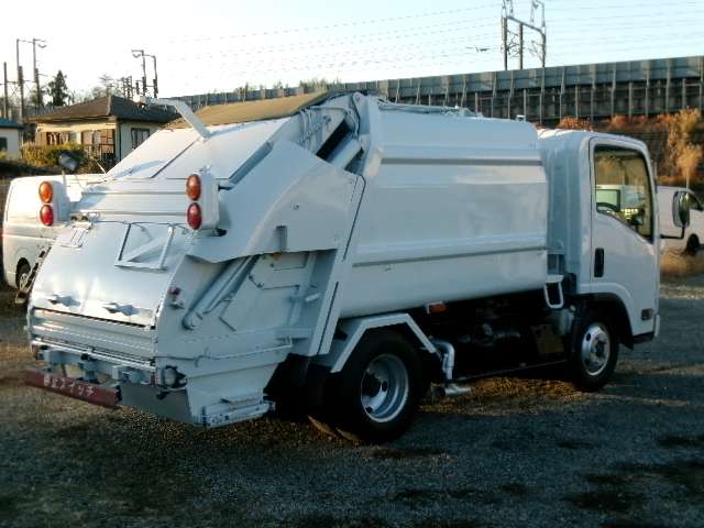 Isuzu Elf 4