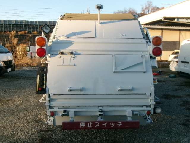 Isuzu Elf 5