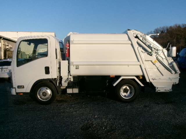 Isuzu Elf 8