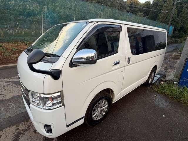 Toyota Hiace Van 2