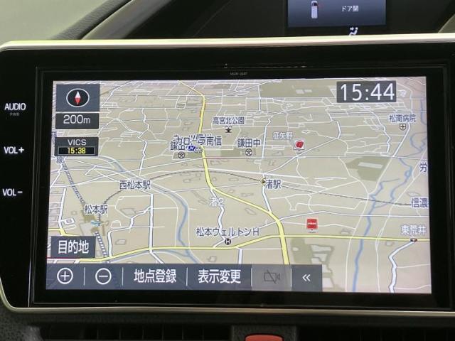 Toyota Voxy 11
