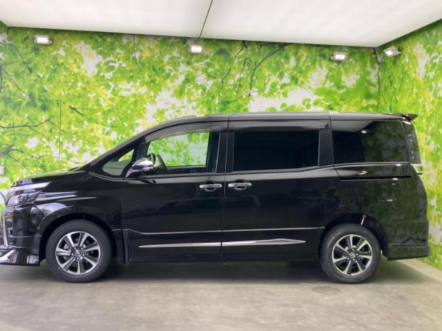 Toyota Voxy 5