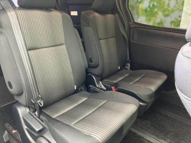 Toyota Voxy 7
