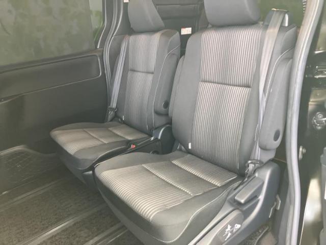 Toyota Voxy 10