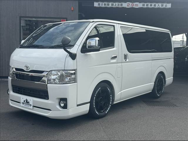 Toyota Hiace Van 12