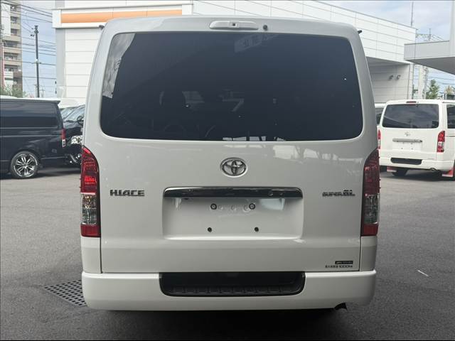 Toyota Hiace Van 3