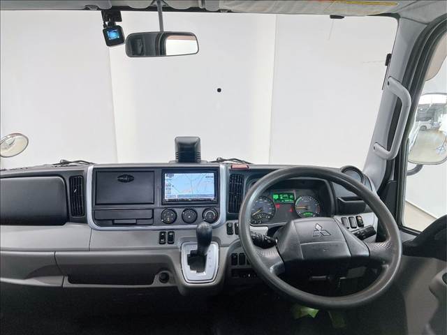 Mitsubishi Fuso Canter 9