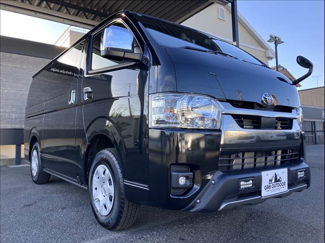 Toyota Hiace Van 11