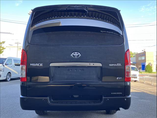 Toyota Hiace Van 3