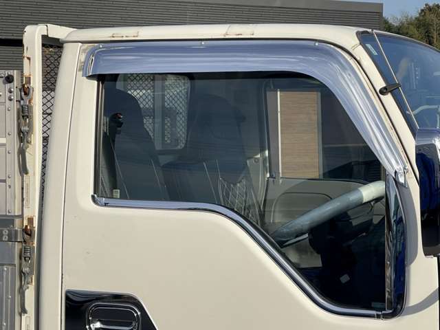 Isuzu Elf 8