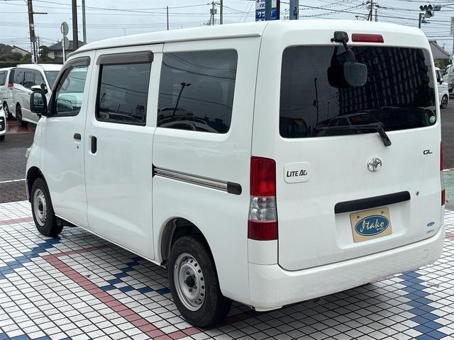 Toyota Light Ace Van 11