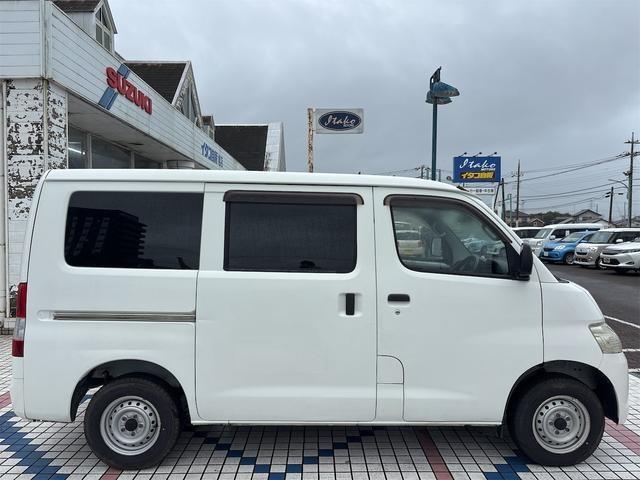Toyota Light Ace Van 12