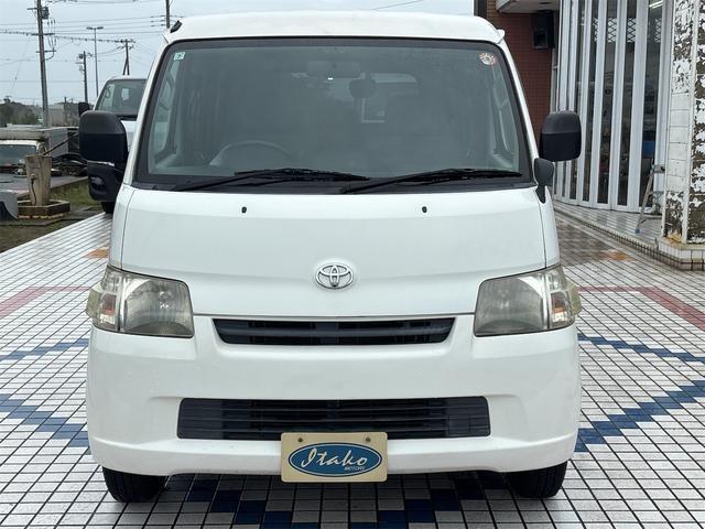 Toyota Light Ace Van 6