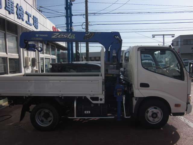 Hino Dutro 12