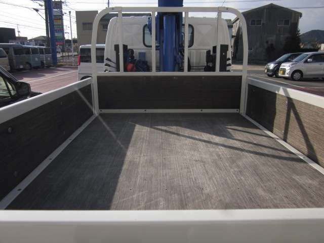Hino Dutro 8