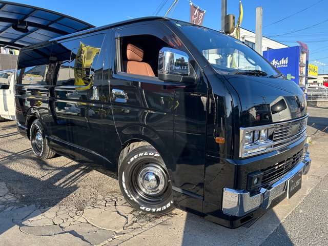 Toyota Hiace Van 3