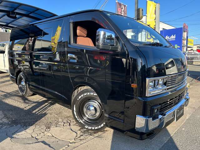 Toyota Hiace Van 5