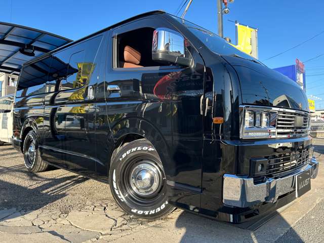 Toyota Hiace Van 9