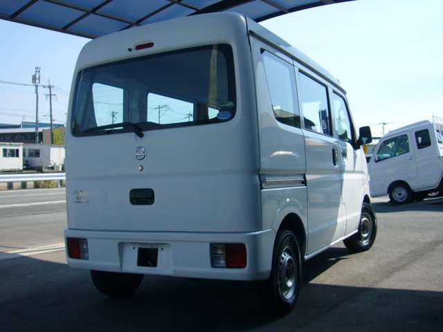 Nissan NV100 Clipper 11