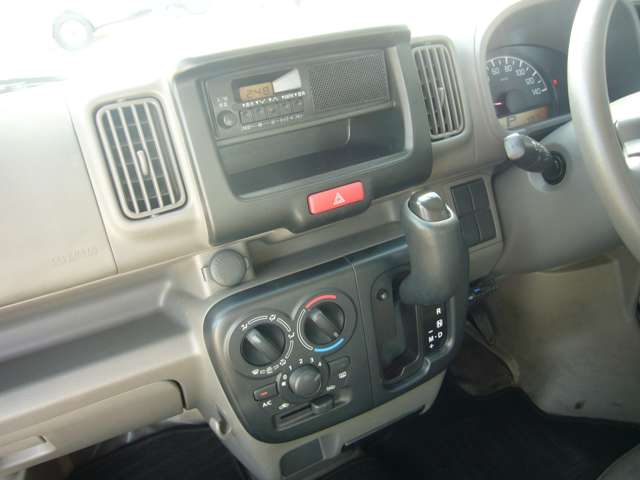Nissan NV100 Clipper 4